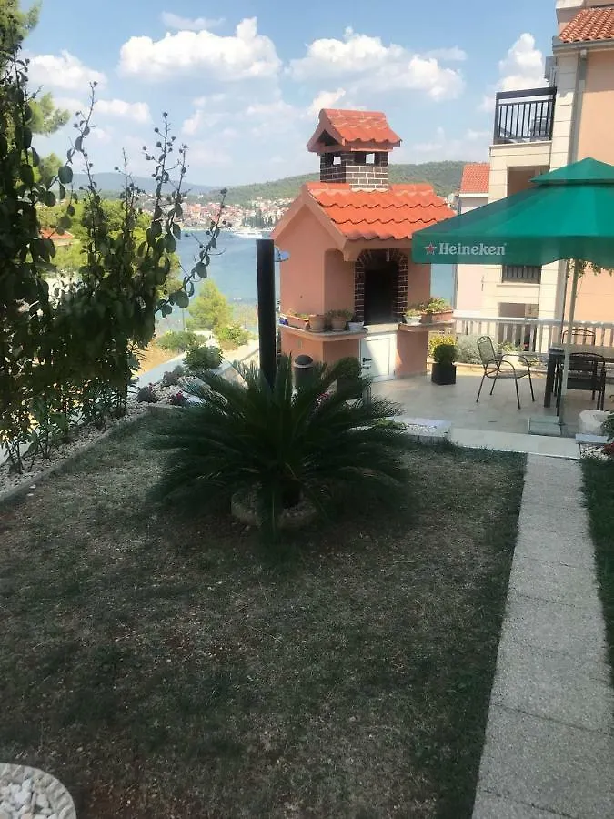 Apartments Villa Zica تروغير كرواتيا