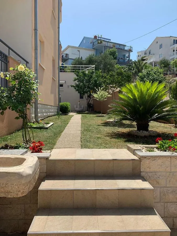 Apartments Villa Zica تروغير