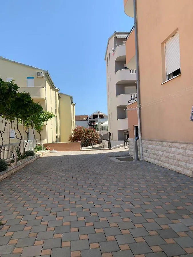 Apartments Villa Zica تروغير