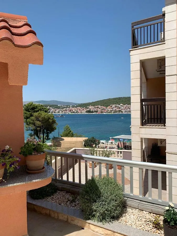 Apartments Villa Zica تروغير كرواتيا
